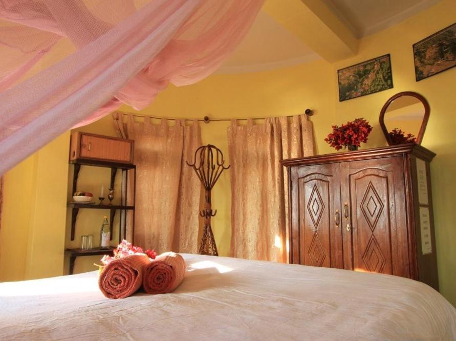 Castle Hotel Pokhara Luaran gambar