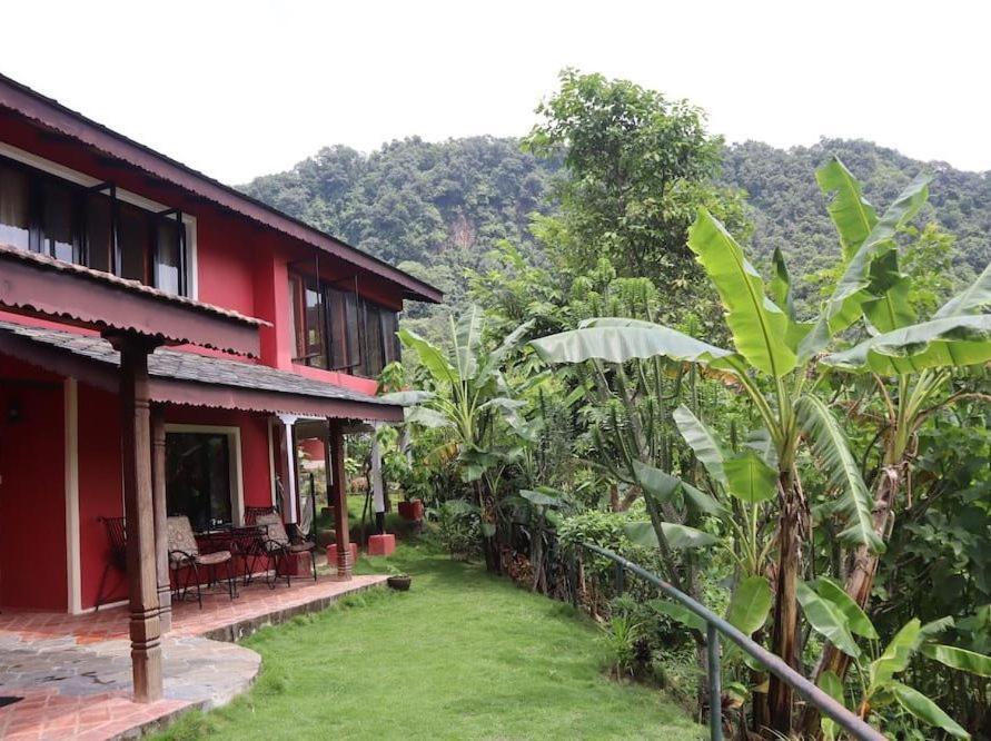Castle Hotel Pokhara Luaran gambar