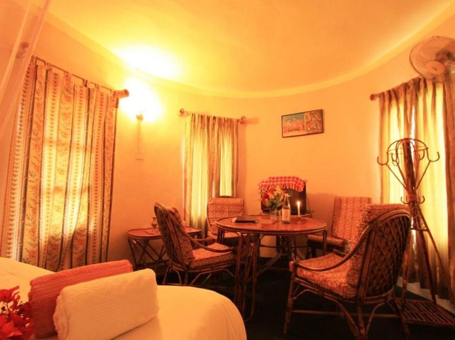Castle Hotel Pokhara Luaran gambar